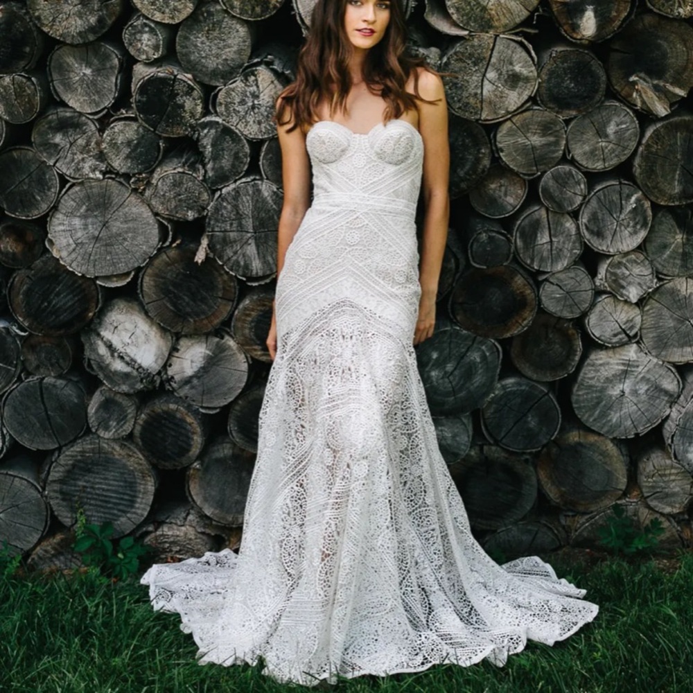 Rue De Seine Ash- Sample Gown size 2